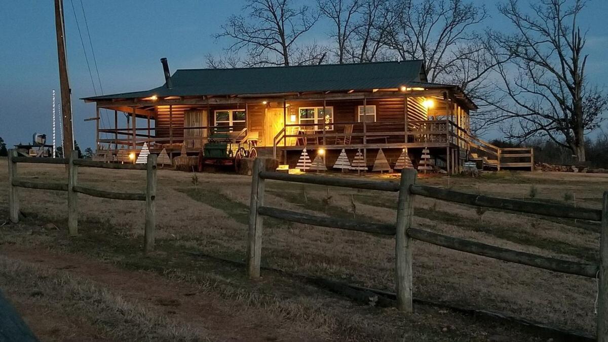 Rural Life On A Real Christmas Tree Farm! Hallmark Experience! Ozark Kültér fotó